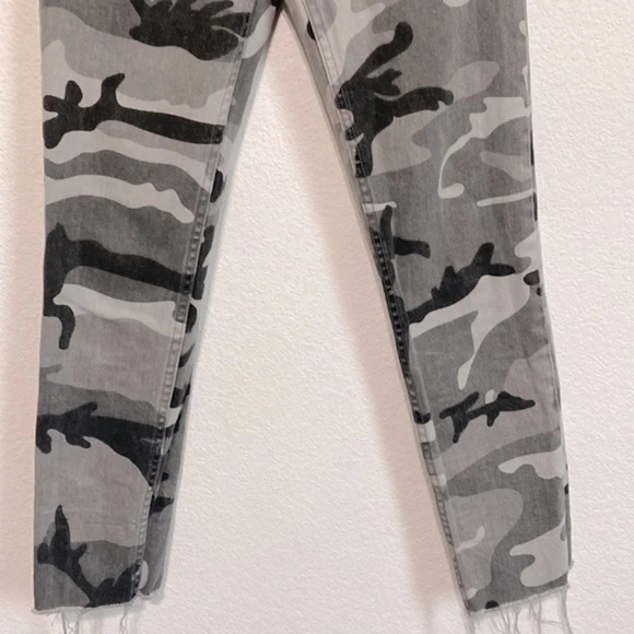 Re/Done Gray Camo High Rise Ankle Crop Button Fly Raw Hem Jeans Size 25 - Picture 5 of 13